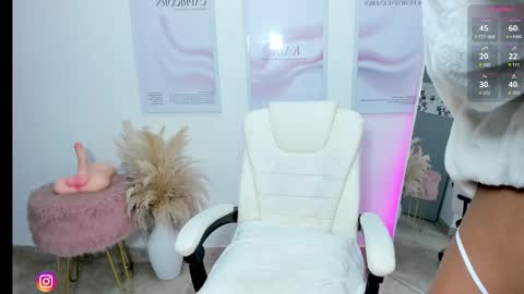 Snapshot of kaia_cam chatting on February 19, 2025, 11:17 am    online show from February 19, 2025, 11:17 am