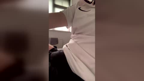 Kaidxn online show from April 26, 2026, 5:10 pm