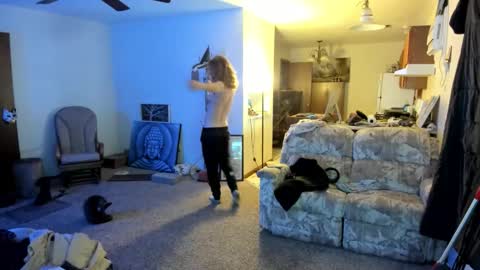 Kaiku77 online show from January 17, 2026, 7:24 am