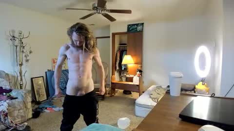 Kaiku77 online show from April 19, 2026, 6:43 pm