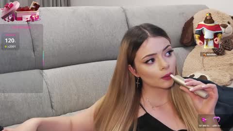 Snapshot of kailyn_moen01 chatting on February 8, 2025, 12:17 am Kailyn online show from February 8, 2025, 12:17 am