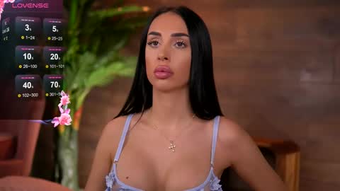 Kaira online show from November 3, 2025, 7:15 pm