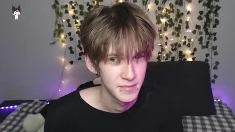 slutkai online show from November 16, 2025, 9:09 pm