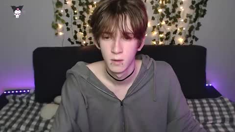 slutkai online show from November 21, 2025, 8:40 pm