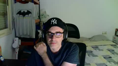 Snapshot of kalem48 chatting on April 19, 2026, 12:33 am MusicMen49 online show from April 19, 2026, 12:33 am