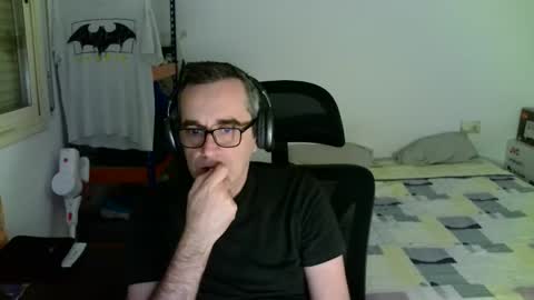 Snapshot of kalem48 chatting on April 19, 2026, 9:17 pm MusicMen49 online show from April 19, 2026, 9:17 pm