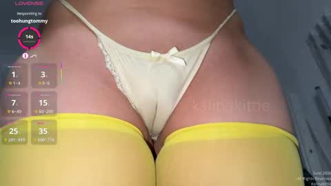 Snapshot of kalina_kittie chatting on June 7, 2026, 12:04 am Kalina Kittie online show from June 7, 2026, 12:04 am