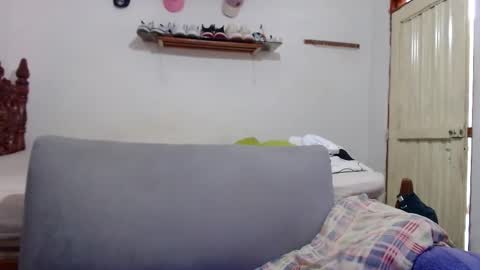 kamenov00 online show from October 29, 2025, 5:25 pm