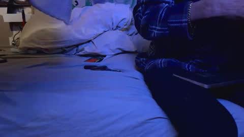 kamikazeozzy_juicylucee online show from February 26, 2026, 8:35 am