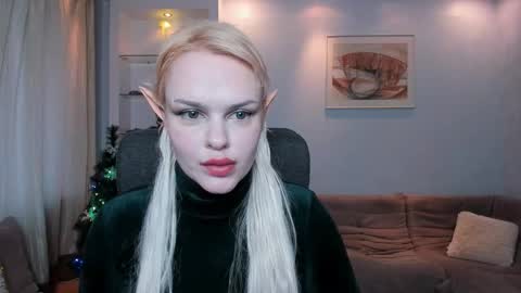 Camila online show from December 18, 2025, 7:03 am