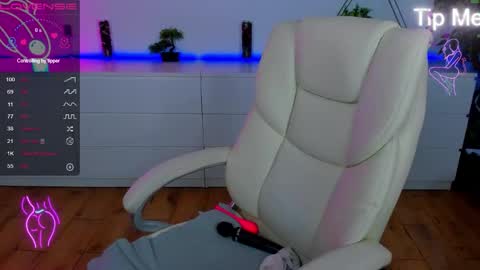 kamilahot25 online show from November 24, 2025, 7:02 pm