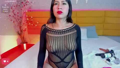   online show from October 19, 2025, 9:48 pm