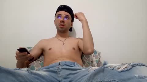 kamilo24 online show from January 3, 2025, 2:54 am