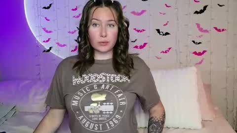 kamrynmarie69 online show from November 19, 2025, 2:11 am