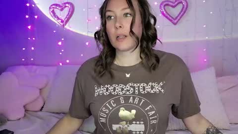 kamrynmarie69 online show from April 19, 2026, 7:38 pm