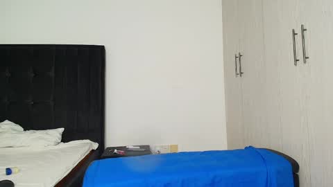 kandy_sweetss online show from April 19, 2026, 7:27 pm