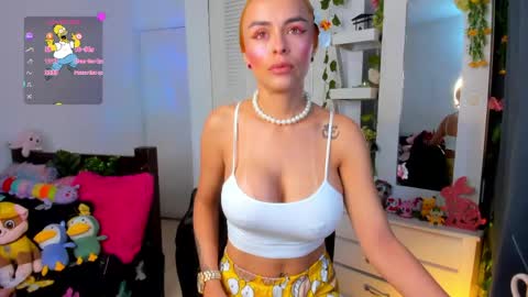 hello  Im Danni online show from April 19, 2026, 12:48 pm