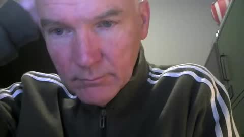 Robbie online show from November 18, 2025, 5:45 am