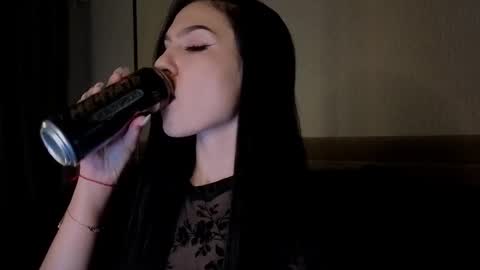 kara_life online show from October 6, 2025, 1:03 am