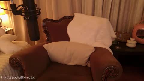 Snapshot of karathemagic chatting on November 28, 2025, 5:48 pm I am here around 5am GMT karathemagic online show from November 28, 2025, 5:48 pm