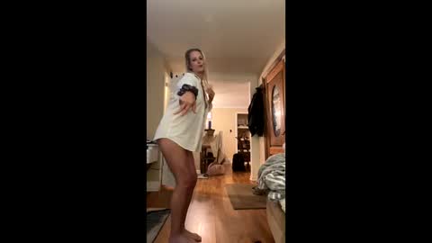 karencougar69 online show from April 19, 2026, 4:45 am