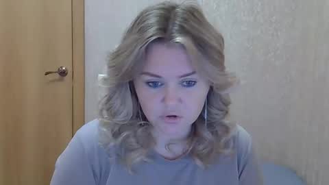 karennelsonx online show from November 11, 2025, 9:31 am