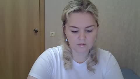 karennelsonx online show from March 3, 2026, 10:32 am