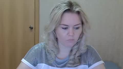 karennelsonx online show from March 4, 2026, 10:32 am