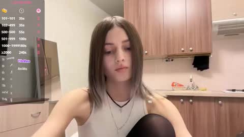 Snapshot of karensimilton chatting on November 28, 2025, 2:20 pm May online show from November 28, 2025, 2:20 pm