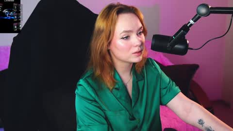 Snapshot of kari_lunna chatting on December 7, 2024, 6:21 am Karoline online show from December 7, 2024, 6:21 am