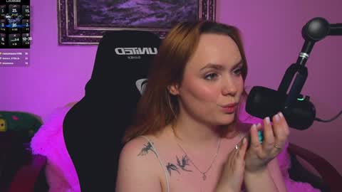 Snapshot of kari_lunna chatting on December 8, 2024, 6:33 am Karoline online show from December 8, 2024, 6:33 am