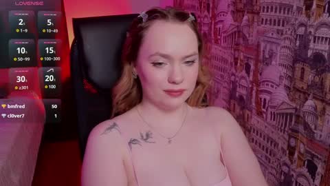 Snapshot of kari_lunna chatting on February 8, 2025, 6:12 am Karoline online show from February 8, 2025, 6:12 am