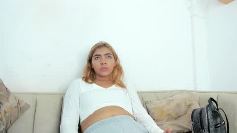 Kari  online show from November 18, 2025, 6:56 pm