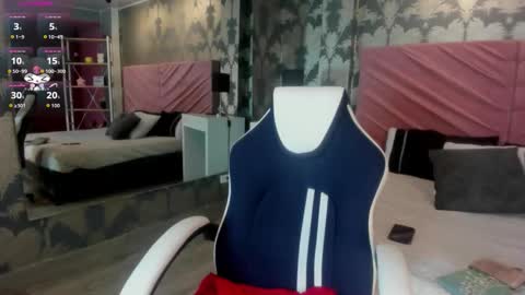 Karina online show from September 30, 2025, 7:08 pm