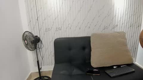 Snapshot of karina_aurora chatting on February 17, 2026, 4:42 am karina_aurora online show from February 17, 2026, 4:42 am