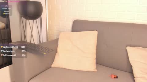 Snapshot of karina_gomez_18 chatting on February 18, 2025, 9:32 am Kari online show from February 18, 2025, 9:32 am