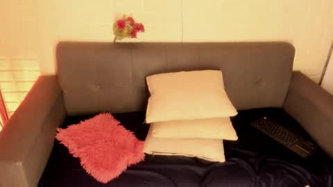 Snapshot of karina_gomez_18 chatting on November 6, 2025, 11:33 am Kari online show from November 6, 2025, 11:33 am