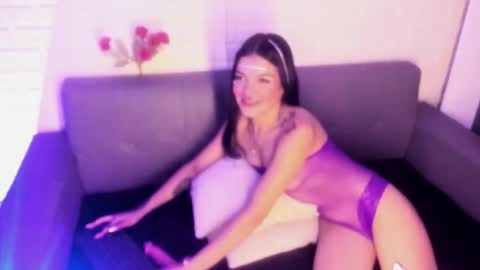 Snapshot of karina_gomez_18 chatting on November 7, 2025, 11:32 am Kari online show from November 7, 2025, 11:32 am