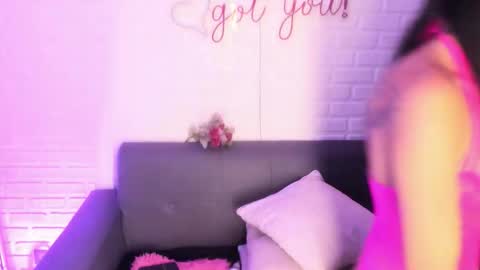 Snapshot of karina_gomez_18 chatting on November 13, 2025, 11:42 am Kari online show from November 13, 2025, 11:42 am