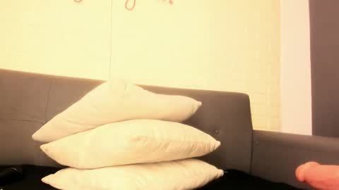 Snapshot of karina_gomez_18 chatting on November 20, 2025, 11:32 am Kari online show from November 20, 2025, 11:32 am