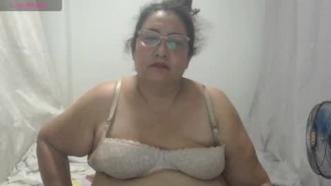 Snapshot of karina_turbay chatting on April 14, 2026, 3:45 am Karina online show from April 14, 2026, 3:45 am