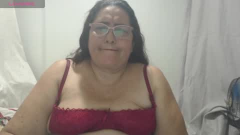 Snapshot of karina_turbay chatting on April 16, 2026, 1:28 am Karina online show from April 16, 2026, 1:28 am