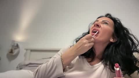 Snapshot of karinablair chatting on January 2, 2025, 6:34 pm Karina online show from January 2, 2025, 6:34 pm