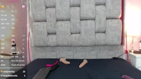 KarinaSimonz online show from December 18, 2024, 11:30 pm