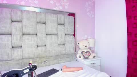 KarinaSimonz online show from March 11, 2026, 3:23 am