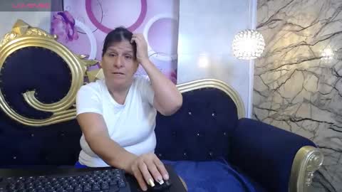 Snapshot of karito_mature17 chatting on December 15, 2024, 11:12 am Karito online show from December 15, 2024, 11:12 am