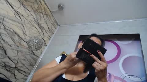 Snapshot of karito_mature17 chatting on September 12, 2025, 11:10 am Karito online show from September 12, 2025, 11:10 am