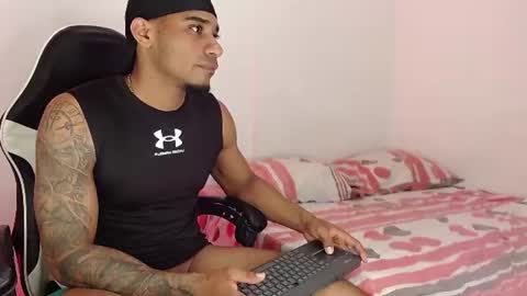 Snapshot of karl_jensennxx chatting on July 6, 2026, 3:14 am karl_jensennxx online show from July 6, 2026, 3:14 am