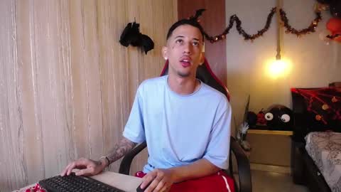 KARLA Y KALVIN online show from October 25, 2025, 2:52 am