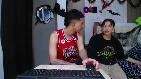 KARLA Y KALVIN online show from October 31, 2025, 2:56 am